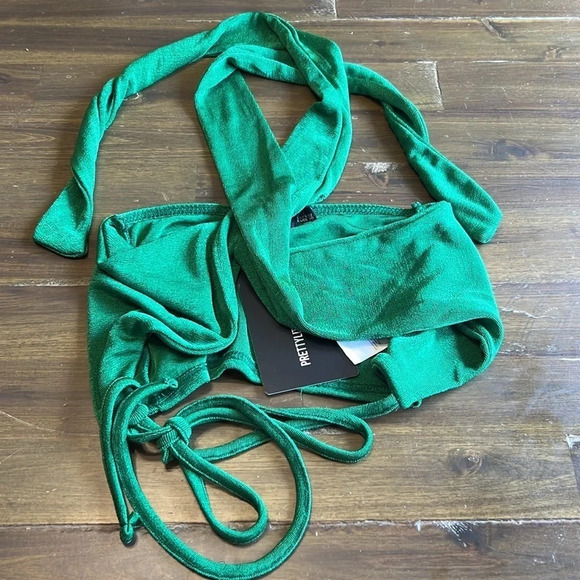 PLT PrettyLittlething Green Cross Over Halter Neck Acetate Slinky Crop Top 0 - Picture 4 of 7